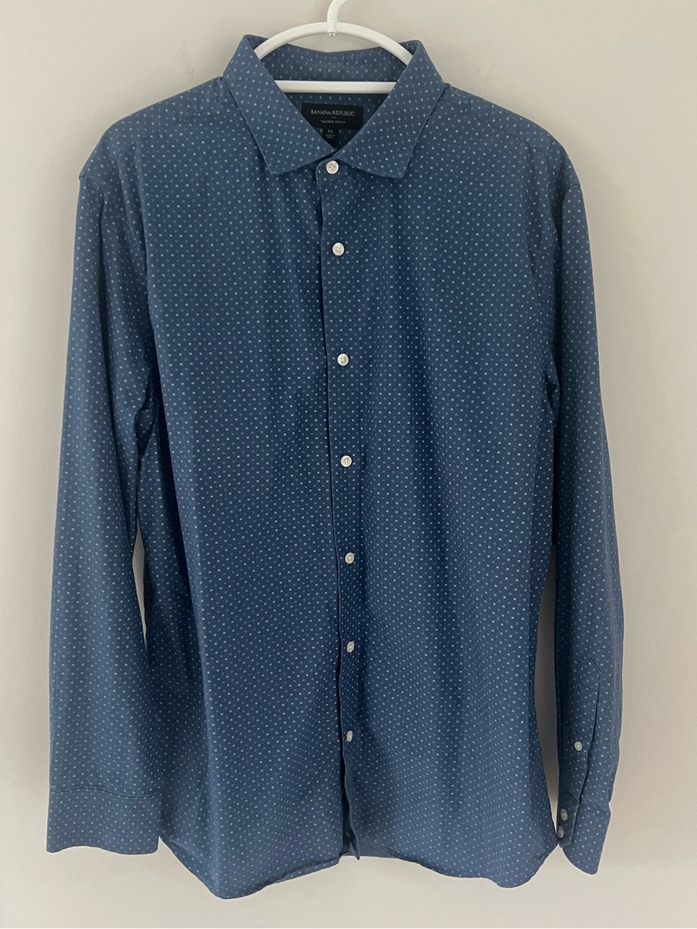 Like-new Banana Republic Tailored Slim Fit Cotton Casual Button Down